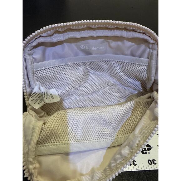 Lululemon Everywhere 1L Belt Bag see photos - Picture 4 of 8